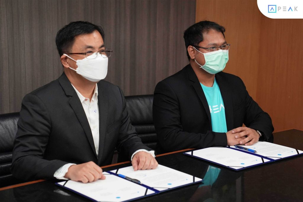 ผู้บริหาร PEAK และกับคณะอาจารย์คณะพาณิชยศาสตร์และการบัญชี จุฬาลงกรณ์มหาวิทยาลัย