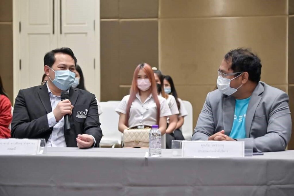 CEO PEAK และคณบดี CIBA DPU