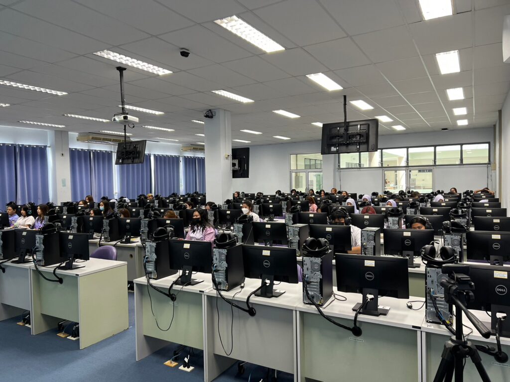 บรรยากาศการถ่ายทอดความรู้ที่มหาวิทยาลัยเทคโนโลยีราชมงคลตะวันออก วิทยาเขตจักรพงษภูวนารถ